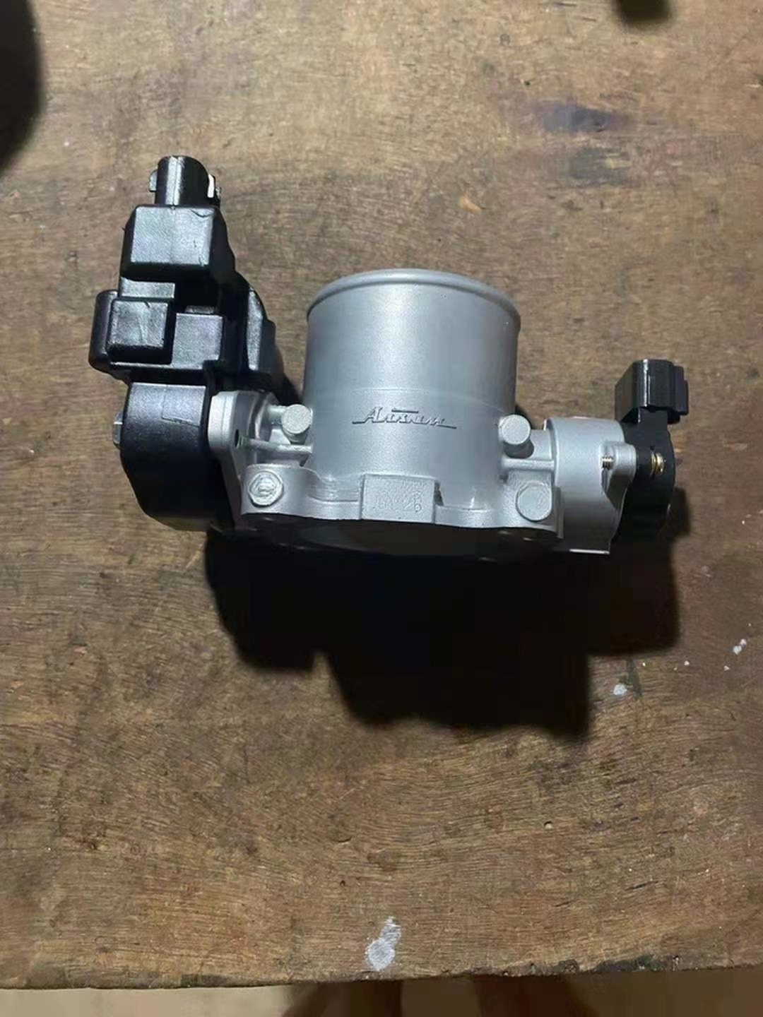 Toyota Hilux KUN25 KUN26 2KD 26100-0L010 26100-30070 Throttle Body Assy Year 1986-1991