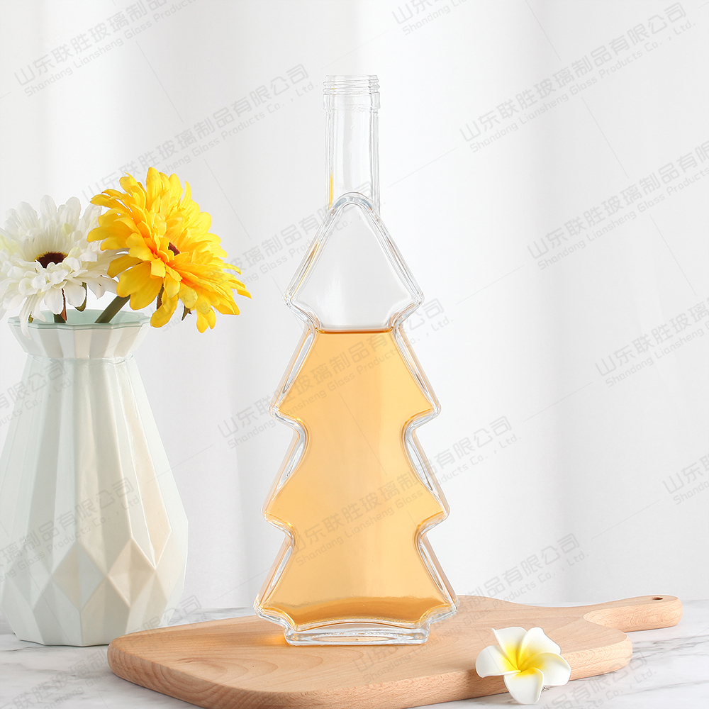 Crystal Whisky Glass Clear Triangle Shape Wine Bottle Perfect for Brandy Packaging