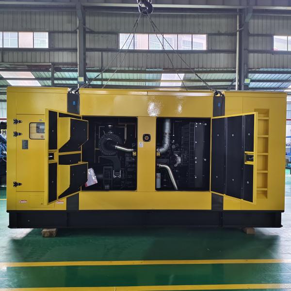 High Efficiency Diesel Generator 200 KVA With Battery Charger And Diesel Water
