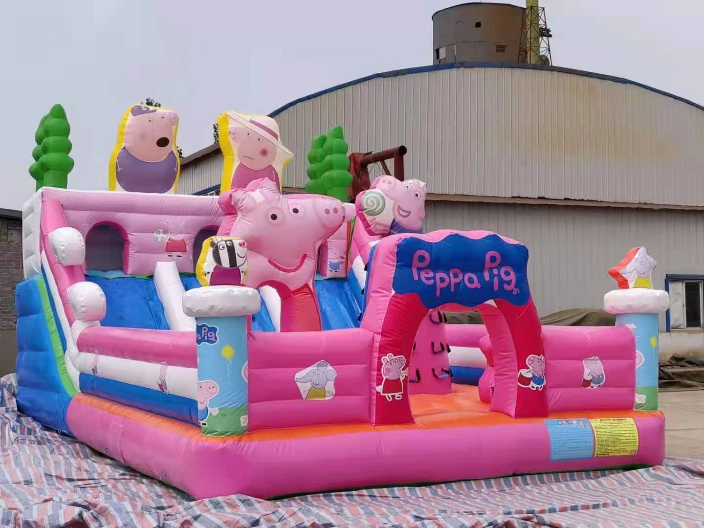 Jungle and Sharks Theme Unisex Inflatable Bounce Jumping Castle Games with Pool Online