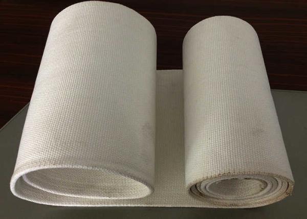 Roll Flat Belt Conveyor High Tensile Strength Vast Porosity Range 4 Ply Solid