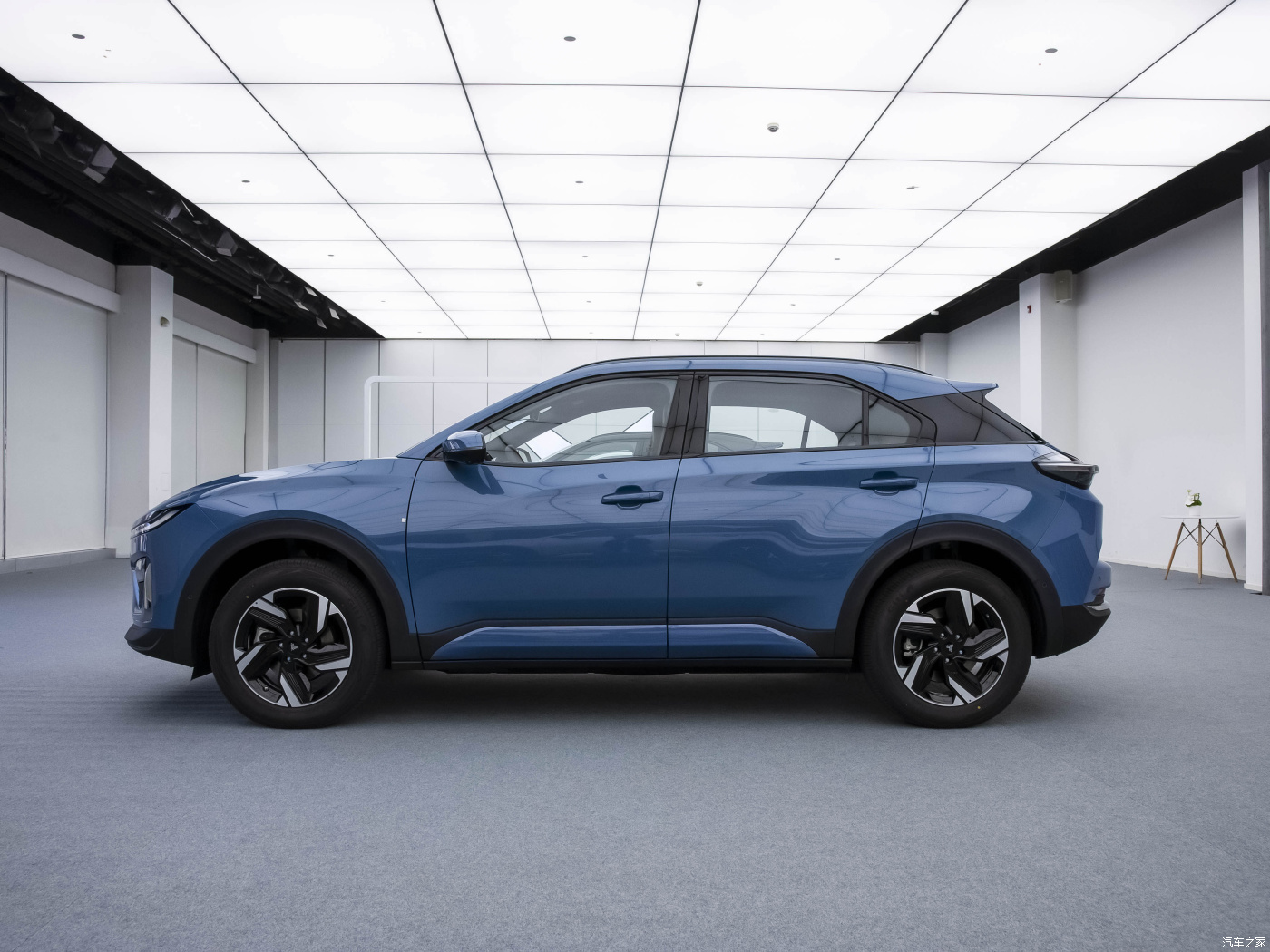 2023 Neta X Sedan Sport EV Ca nezha X Tide Lite 5-Door 5-Seater SUV with Ternary Lithium Energy Vehicle and Performance