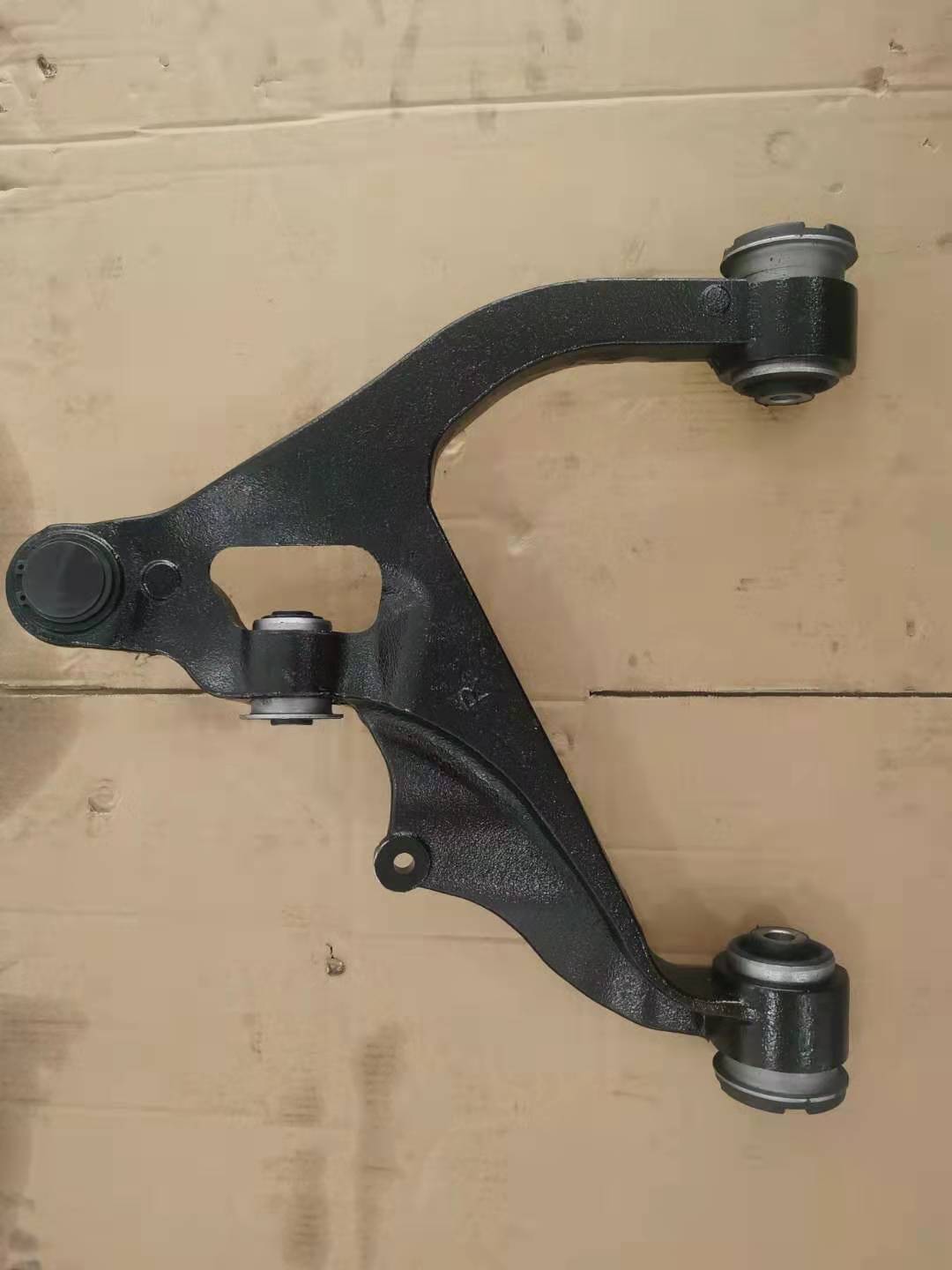 Nature Rubber Bushing Front Right Lower Control Arm for RAM 1500 13-18 OE NO. 4877158AH