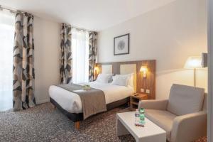 China South Africa hotel inn interior design of apartment furniture set laminate bed with side table and in wall wardrobe cabi factory