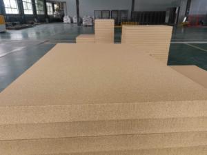 China 1000kgs/M3 Vermiculite Fire Brick Sheet Shockproof For Wood Stove factory