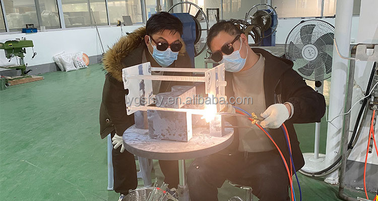 High Temperature Resistance Clear Quartz Boat Customize Transparent Quartz Wafer Carrier With Slots