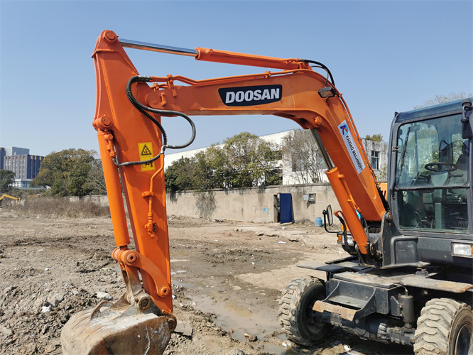 Used Doosan DH60-7 Excavator Crawler DH60 60W With 0.21m3 Bucket Capacity