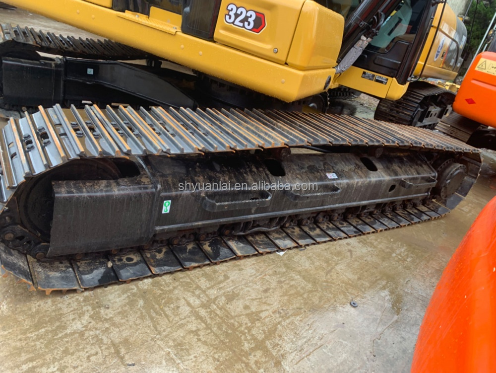 CAT323 Excavator with Strong Power and Soft Steel Design in Excellent Condition