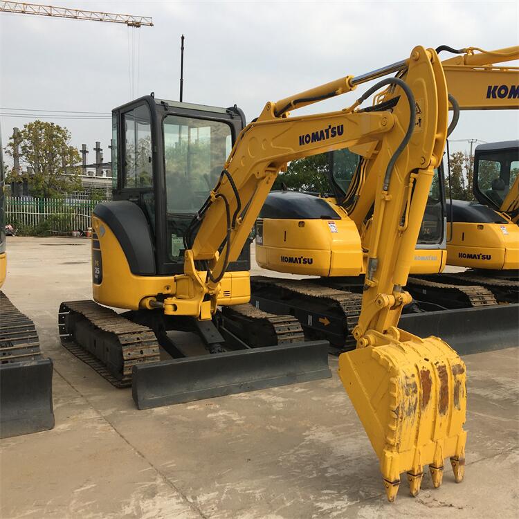 Komatsu PC35 Used Excavator Mini Excavator with Original Hydraulic Cylinder in Shanghai