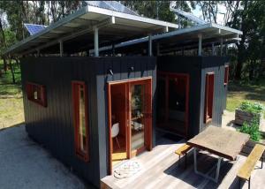China High Standard Modular Container House , Luxury Design Prefab Shipping Container House factory