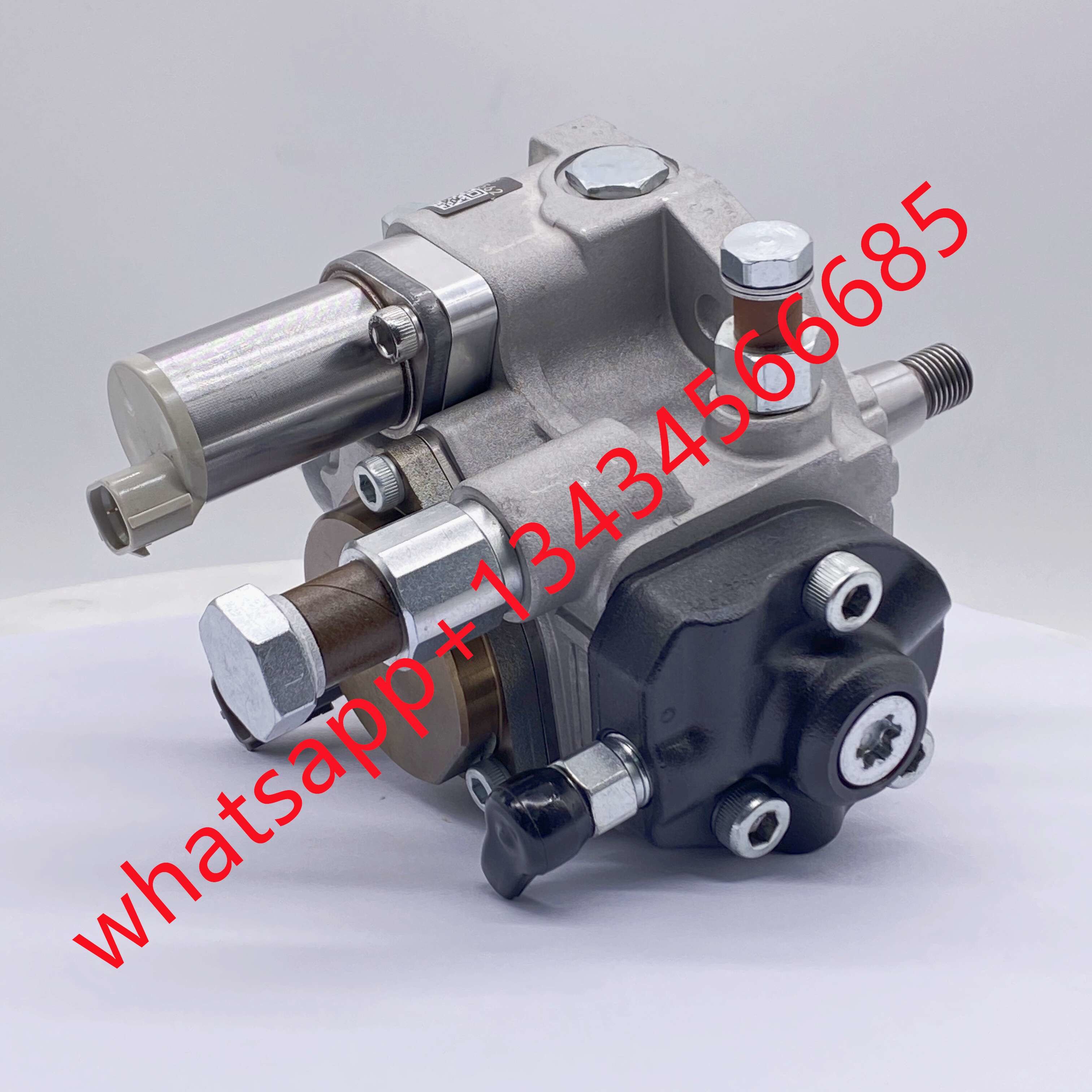 Diesel HP3 Common Rail Pump 294000-0562 (RE527528) for John Deere: USD350.00(Made in China) USD500.00(Original)