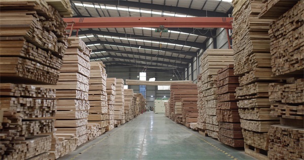 Wooden Sofa for Living Room Sectional Style and OEM Acceptance Included in Design
