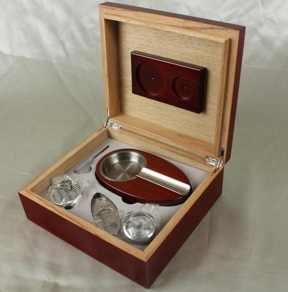 Rosewood Cigar Case, Humidor Box, including Ash Tray, Cigar Cutter, Hygrometer