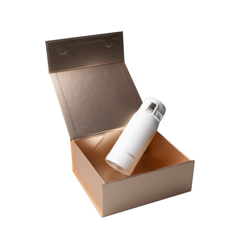 Glossy Lamination Custom Branding Magnetic Closure Gift Clothing Packaging Paper Box