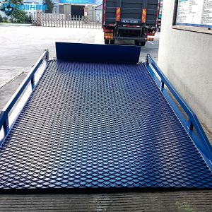 China Factory New 3T Mobile Loading Container Ramp for Forklift Warehouse Movable Dock Ramp on sale China Factory New 3T Mobile Loading Container Ramp for Forklift Warehouse Movable Dock Ramp on sale