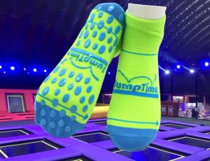 China Polyester Anti Skid Kids Super Time Trampoline Socks Jumping Comfortable Non Slippery Socks factory