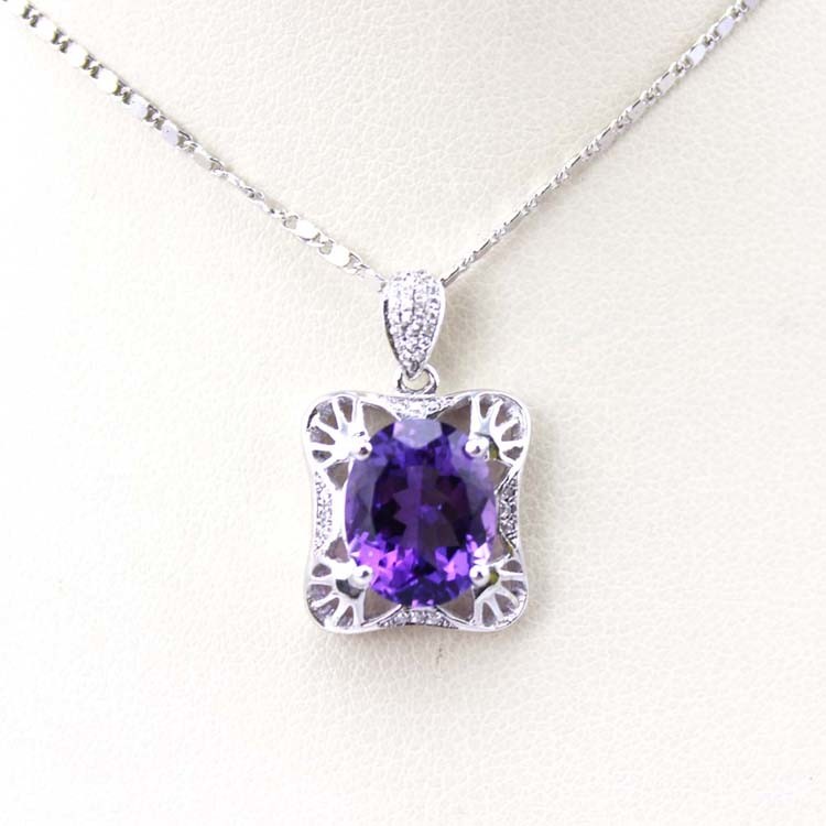 925 Sterling Silver Oval Garnet Cubic Zircon Pendant with Silver Chain (P11)