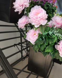 China Metal Floral Display Rack In Superemarket And Store BSCI Certification factory