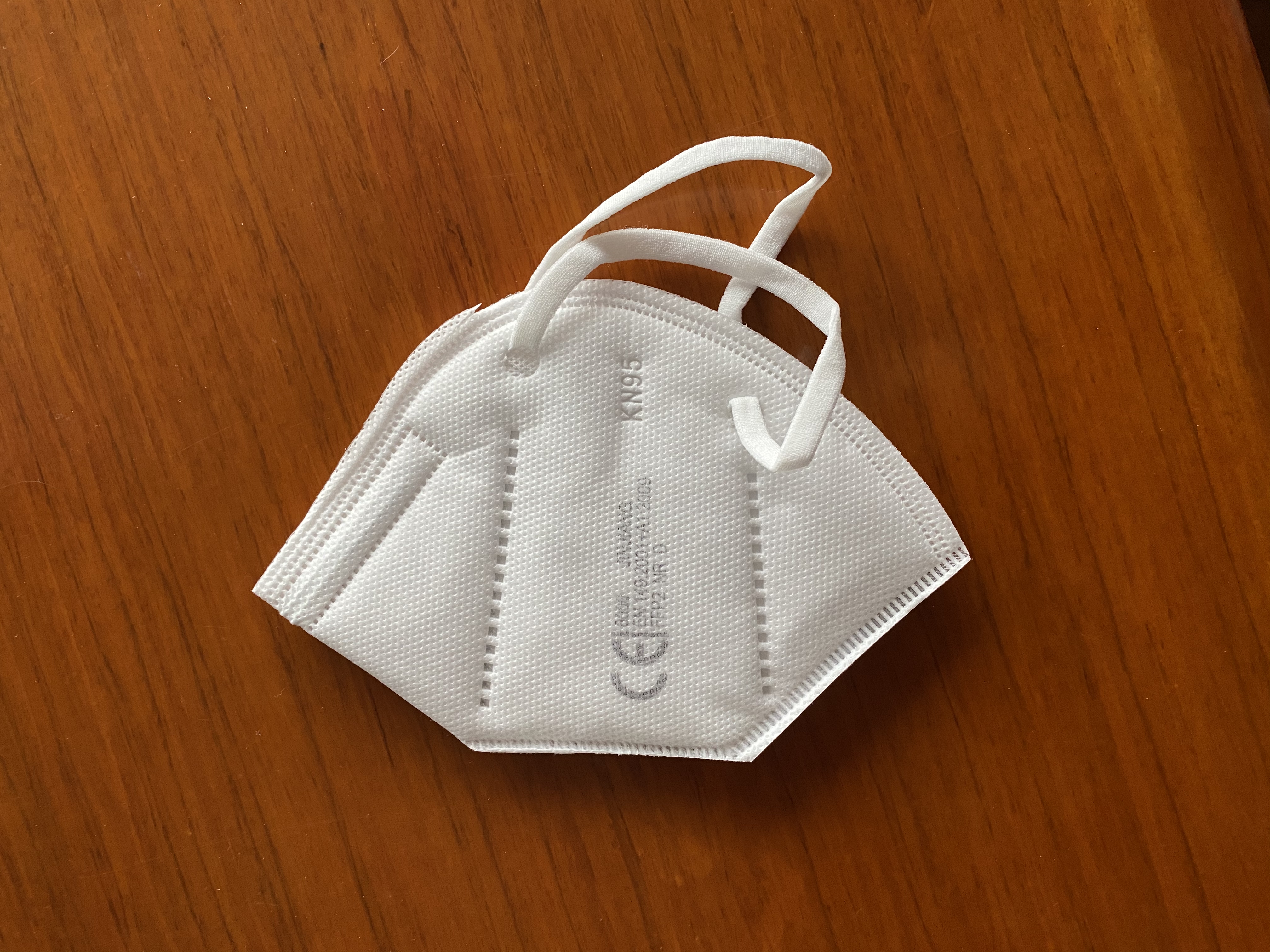 Half Face Folding KN95 Face Mask Ultra Soft Cellulosic White Inner Layer