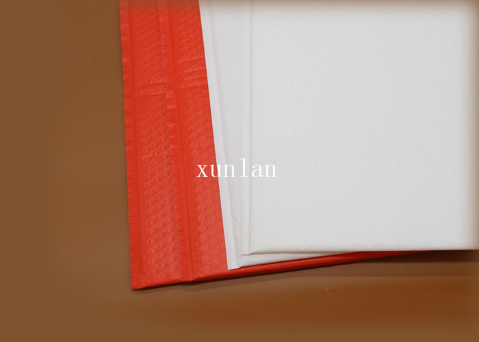Customized Designs Matt Poly Bubble Mailers With Air Bubble Linings Inside