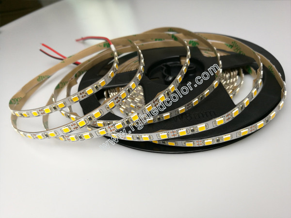 China cri>90 sdcm<3 2835 super brightness 5mm width white pcb high class 60led flexible led strips factory