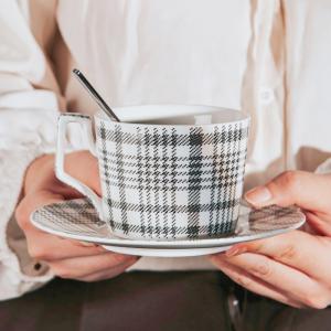 China Party Occasion Ceramic Porcelain Tea Cup And Saucer Set With Spoon In European Style factory