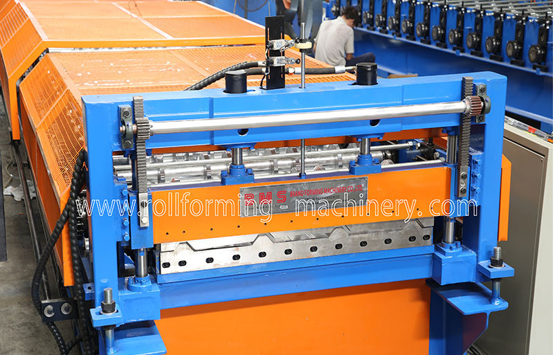 H450 Beam Housing 0.9mm Roof Panel Roll Forming Machine