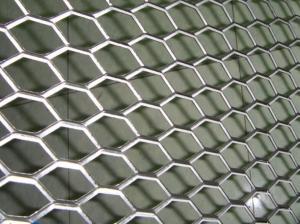 China Diamond Hole Hexagon Hole Expanded Metal Mesh Grille Galvanized factory