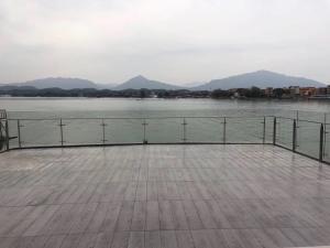 China W45mm * H121mm Frameless Glass Balustrade Stainless Steel Railing Tubes factory