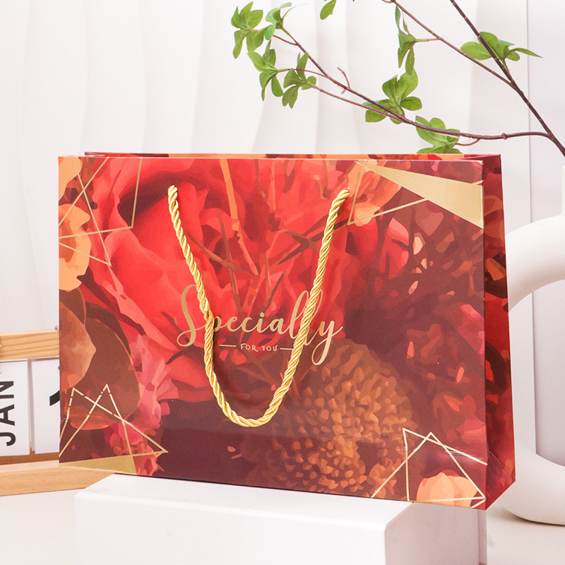 Custom Logo Ivory Board Wedding Candy Souvenir Gift Packaging Paper Bags at Reasonable