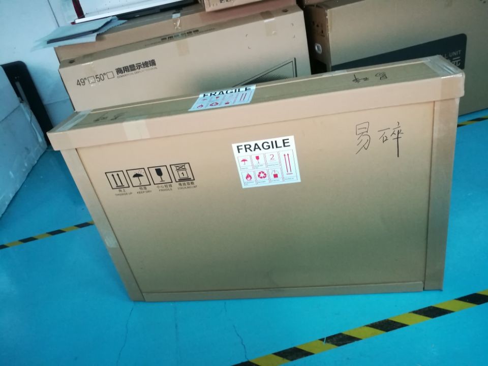 55'' IoT Digital Signage Indoor Wall Mounted With High Brightness Screen