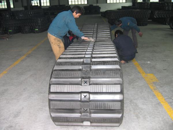 High Traction Dumper Rubber Tracks For Komatsu Cd 110r Carrier Tough Rubber