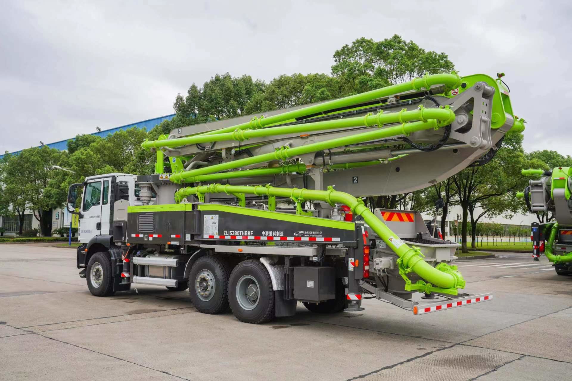 Concrete Pump Truck 37 Meters Zoomlion 6*4 Sinotruk Sitrak Chassis Five-Section Boom For Flexibility