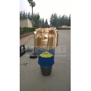 China 7 1/2 PDC Diamond Bit , Steel Drill Bits IADC S323 4 1/2”API REG PIN With 5 Blades on sale China 7 1/2 PDC Diamond Bit , Steel Drill Bits IADC S323 4 1/2”API REG PIN With 5 Blades on sale