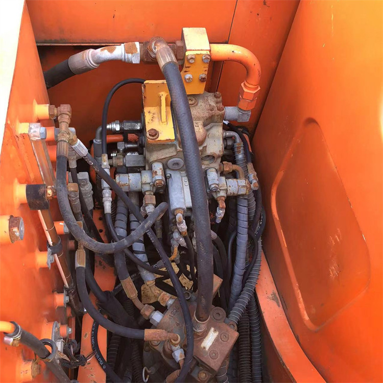Doosan DH80 8 Ton Excavator in Good Condition with 0.28 m3 Bucket Capacity from Korea