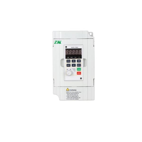 China 1.5kw Single Phase Solar Pump Inverter With MPPT Technology LCD Keypad factory