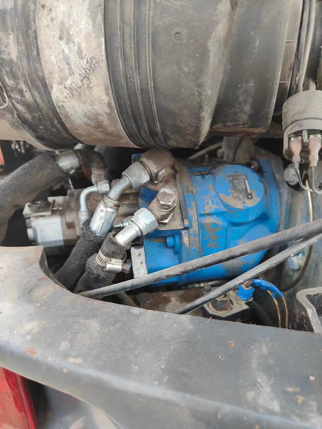 6000 KG Doosan Dx60 Second-hand Wheeled Excavator with and Original Hydraulic Valve