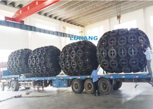 China Floating Ship Rubber Fender Synthetic Tyre Cord Layer With Safety Valve factory