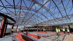 China Heavy Duty Steel Structure Prefab Workshop Building With Corrugated Steel Roof factory