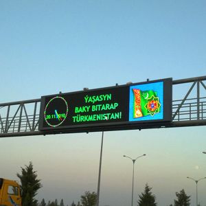 China City Roadside Variable Message Sign with 250-300m Viewing Distance >120Hz Refresh Rate and 100,000 Hours Life Span VMS LED Display on sale