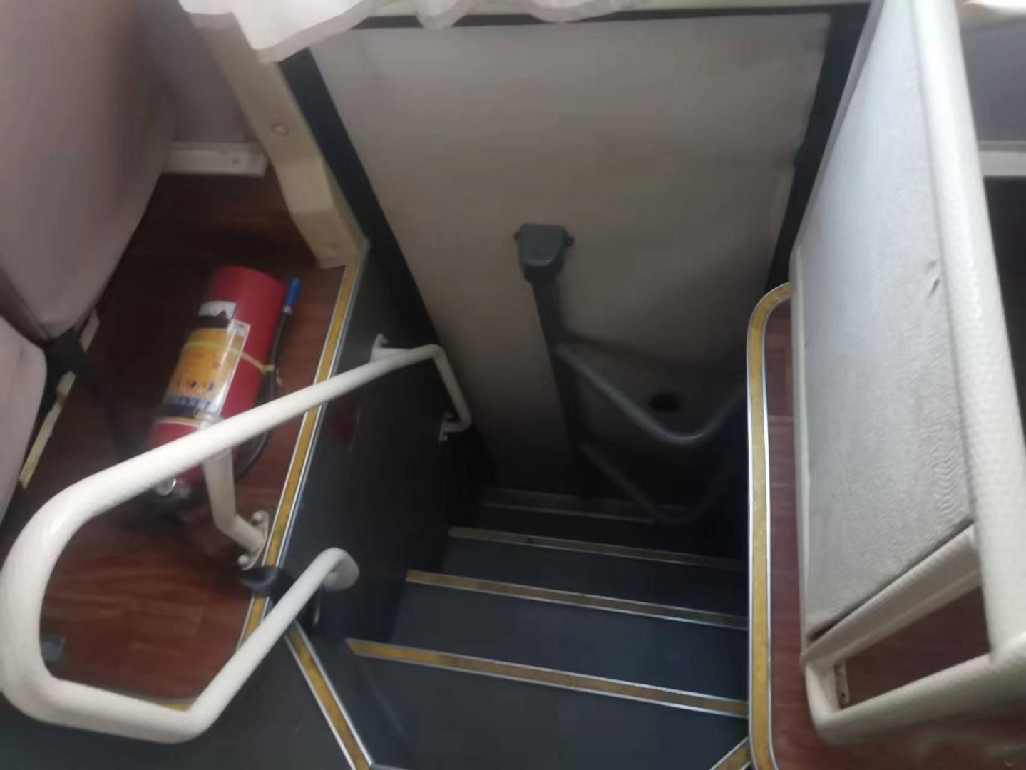 luxury coach bus used yutong 47 seats passenger transportation bus second hand bus for sale