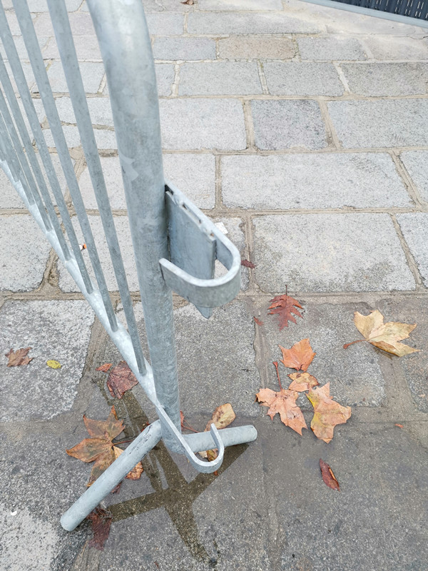 crowd control barriers rental near me