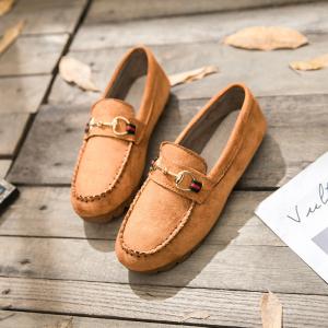 China Warm Women's Casual Loafers Soft Bottom Plus Velvet Flat Shoes New Styles factory