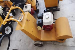 China 5.5HP gasline Road Marking Auxiliary Machine road sweeper machine 400R/min factory