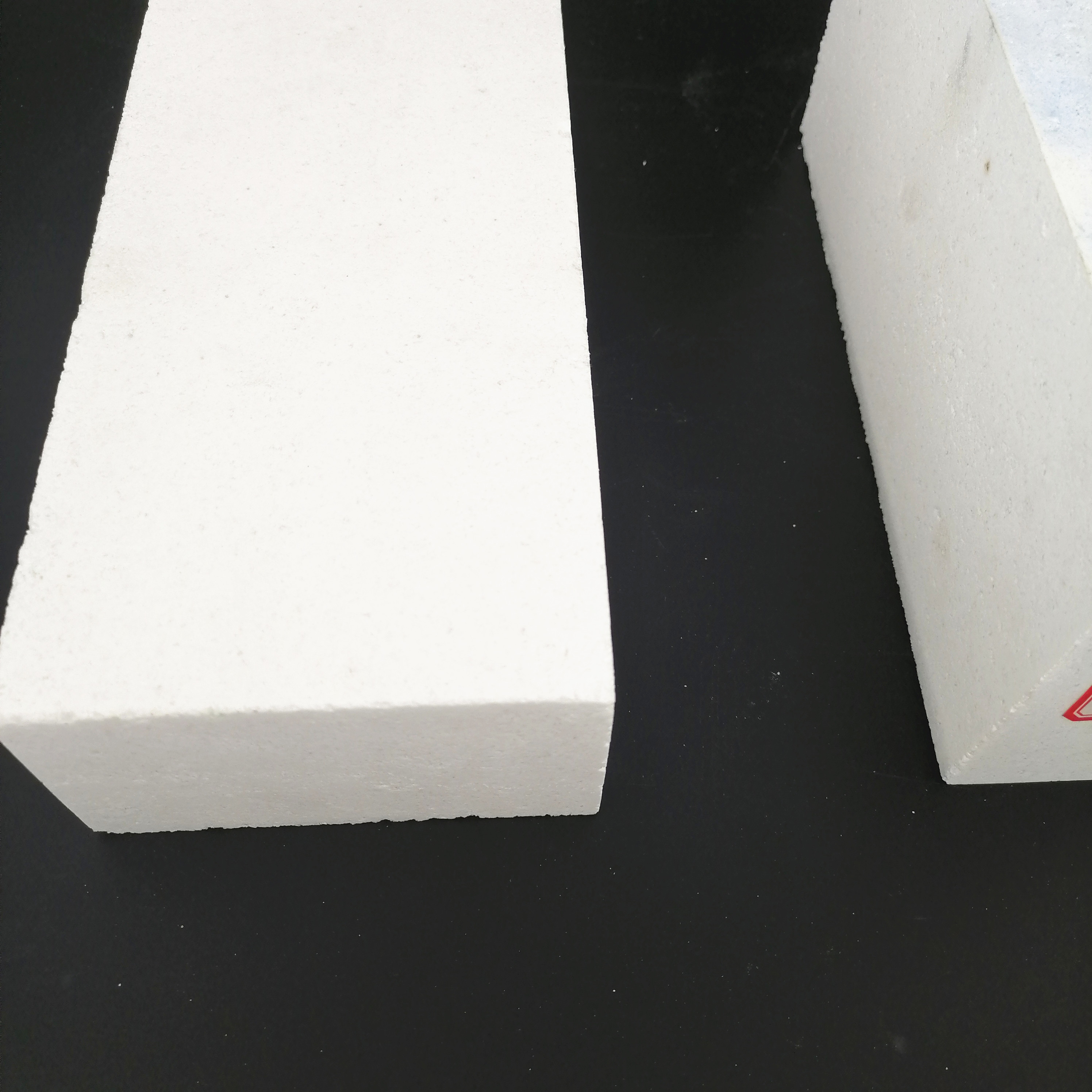 Cutting Service 99 Corundum Brick Refractory Bricks for Industrial Furnace Processing