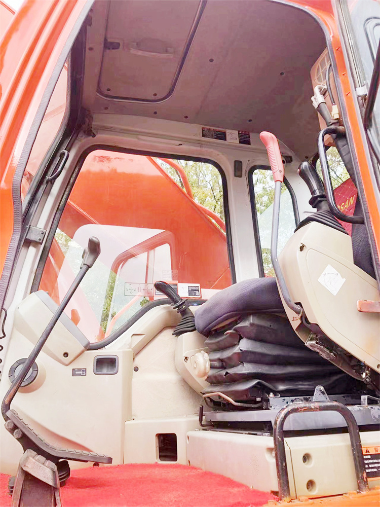 Original Doosan 300 Excavator 30 Ton in Good Condition with Doosan Engine from Korea