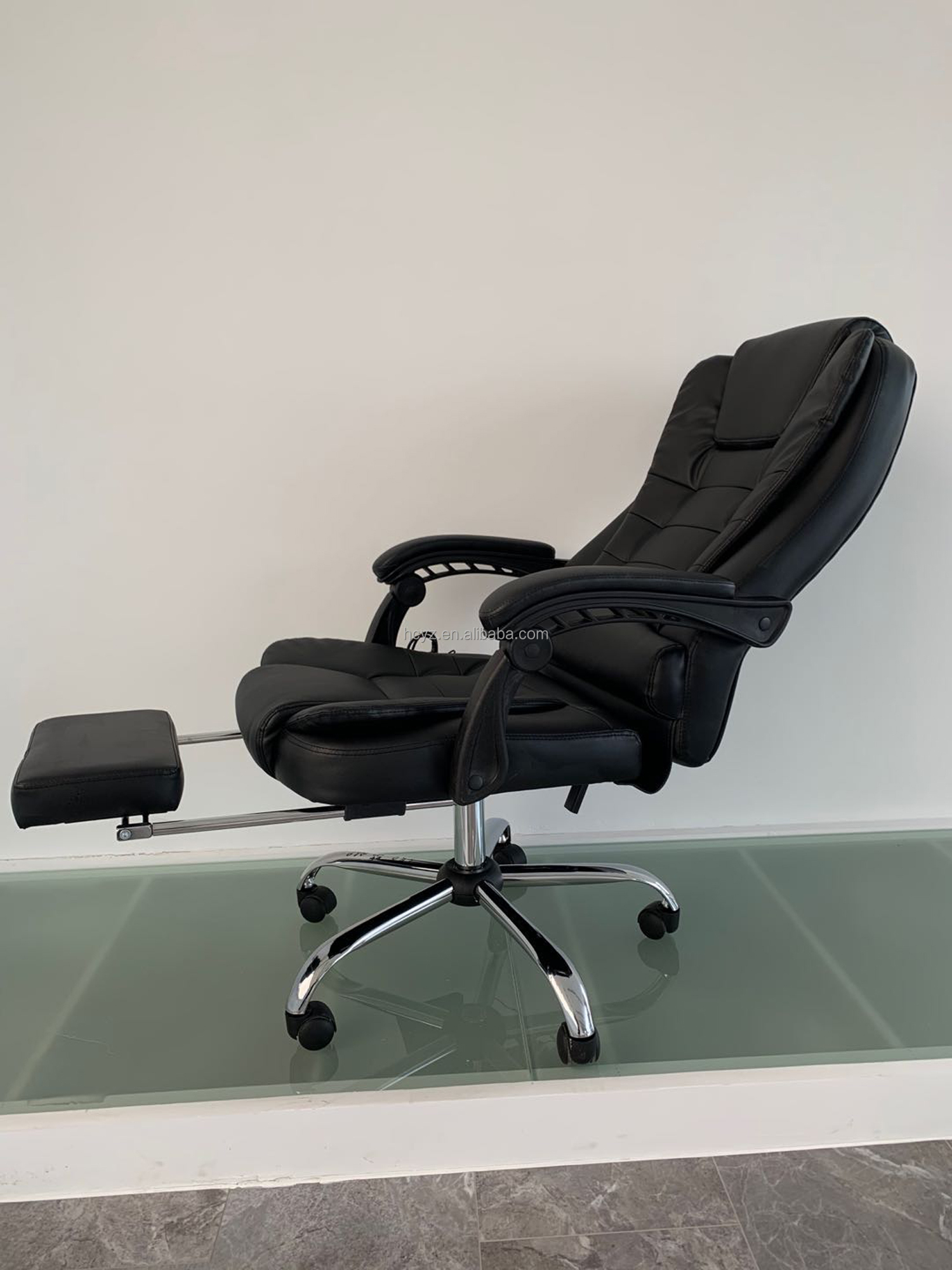 Traditional Design Style Gaming Chair with Heater Function and Synthetic Leather Cover
