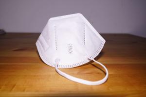 China Anti Virus Dust Soft Breathable KN95 Face Mask Protective In Outdoor Public Occasion factory