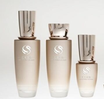 China 40ml 130ml Custom Retro Glass Cosmetic Pump Bottle Lotion Bottles Skincare Cosmetic Packaging factory