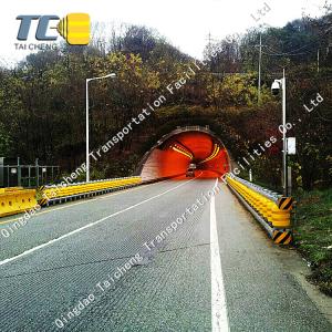 China High Speed Rotating Anti Collision Barrier For Protecting Vehicles factory